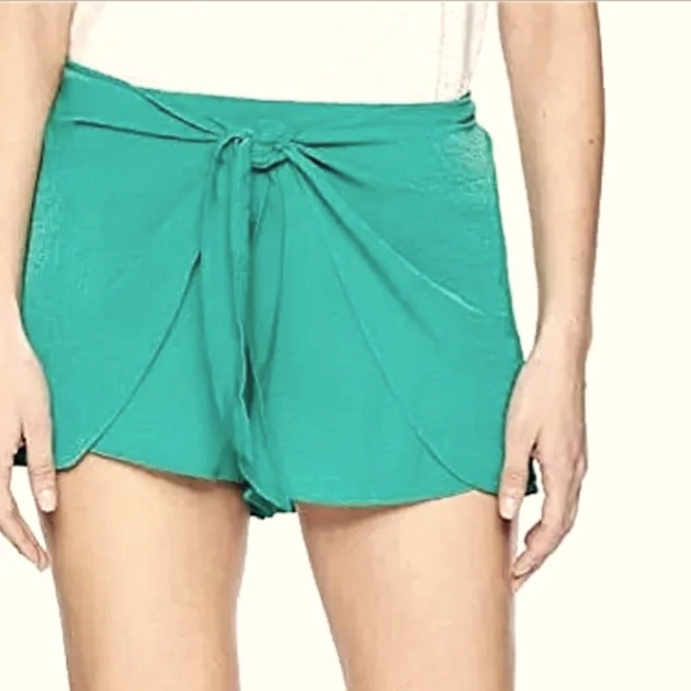 Jack by Bb Dakota Pull-on Tie Front Shorts Kelly Green Women's Sz Lg